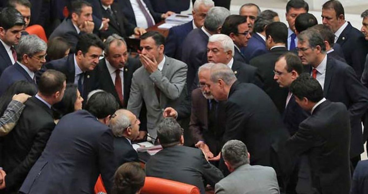 Meclis'teki Kavga Sonrası Kılıçdaroğlu ile Kurtulmuş Görüştü