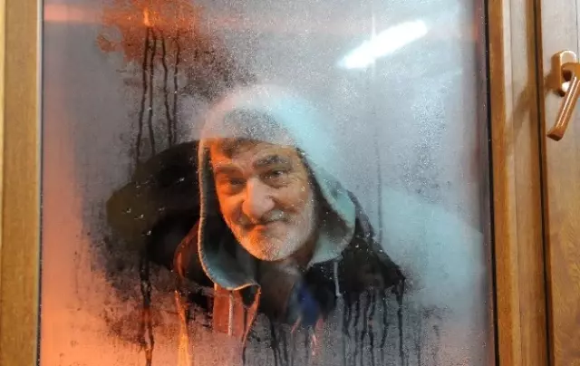 Bursa'daki Barınma Evi Sakinlerinin Kimi Ressam, Kimi İş Adamı