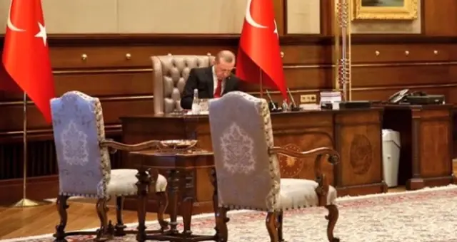 Topçu: Muhafız Alay Komutanı Cumhurbaşkanı'nın Koltuğuna Oturacaktı