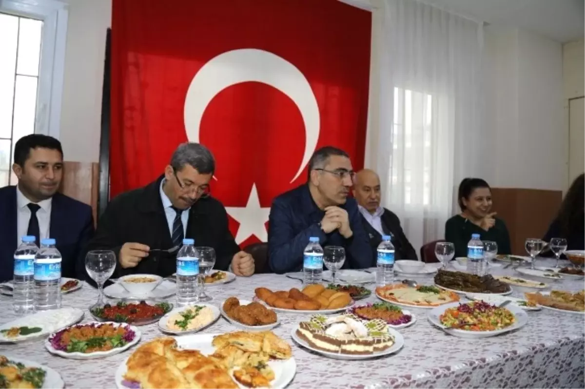 Yüreğir Belediyesi'nden Suriyeli Kadınlara Meslek Kursu