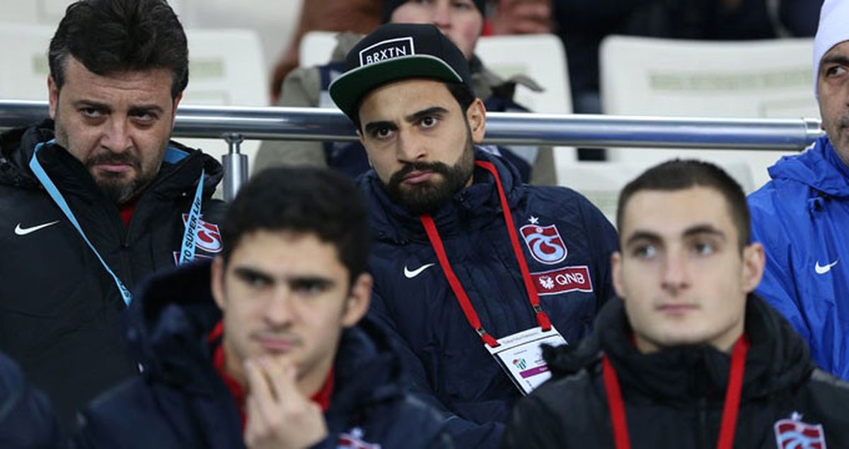 Fenerbahçe ile Anılan Mehmet Ekici, Bursaspor Maçını Tribünden İzledi
