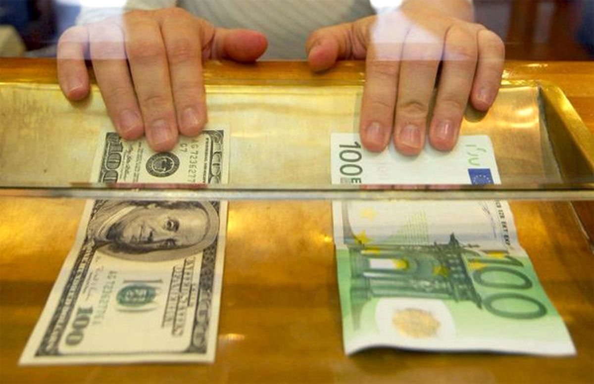 Dolar ve Euro Güne Düşüşle Başladı