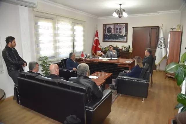 Tokat; 'Yıkılacak Evin Şehit Ailesinin Olduğunu Bilmiyorduk' Tokat; 'Yıkılacak Evin Şehit Ailesinin Olduğunu Bilmiyorduk'