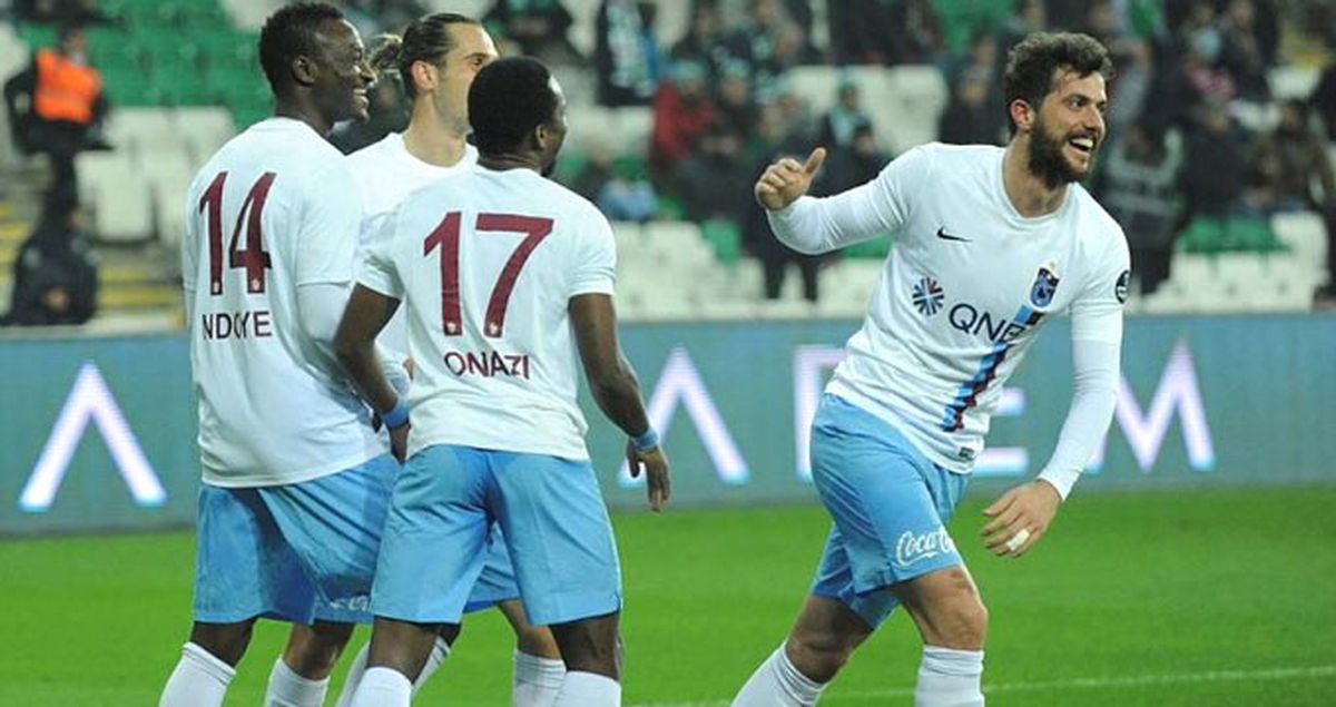 Trabzonspor Deplasmanda Bursaspor'u 2-1 Yendi