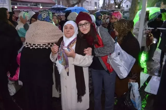 Besni'de Umreciler Uğurlandı