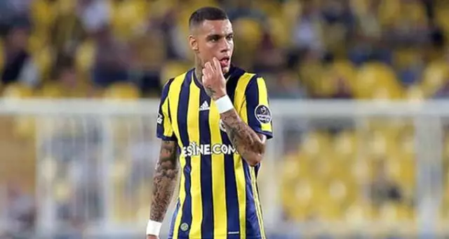 Fenerbahçe, Hull City'den Van Der Wiel İçin Gelen Teklifi Reddetti
