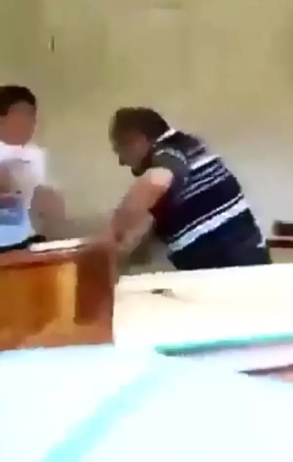 Kuran Kursu'nda Küçük Çocuğa Terlikle Dayak Görüntüleri