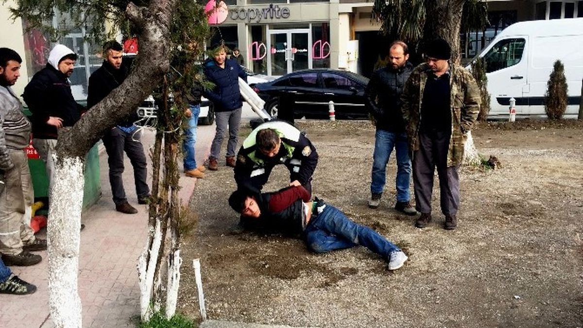 Oto Hırsızları, Çaldıkları Otomobilin İçinde Uyuya Kaldı
