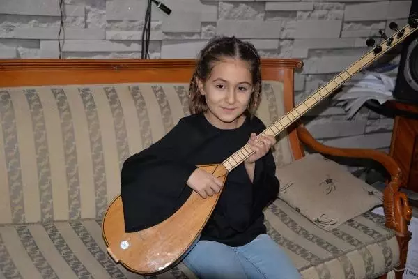 Talasemi Hastası 9 Yaşındaki Rojin'in Yürek Burkan Klibi