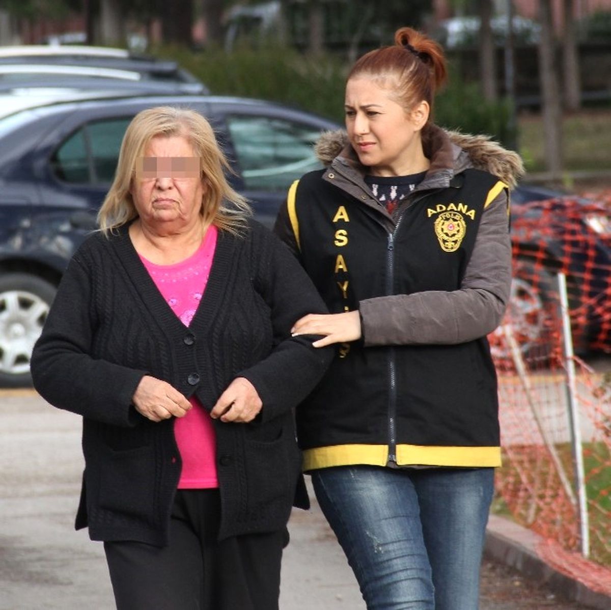 Polis Müşteri Kılığına Girdi, Fuhuş Yaptıran Kadın Suçüstü Yakalandı