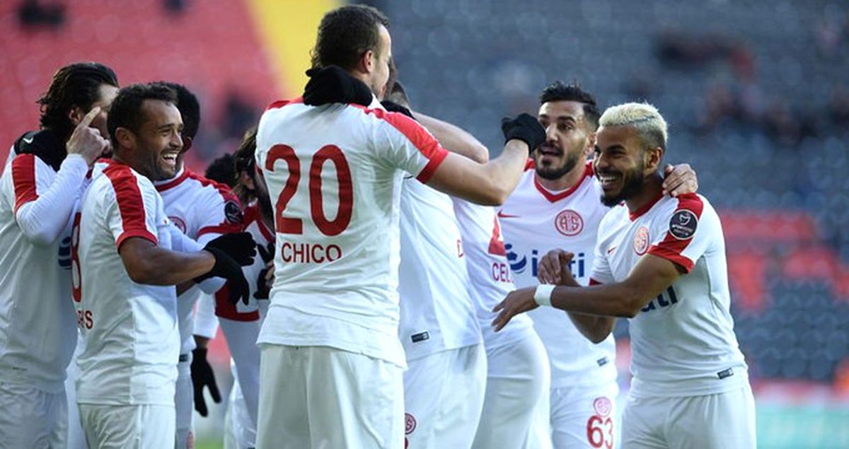 Antalyaspor, Gaziantepspor'u 3-0 Yendi