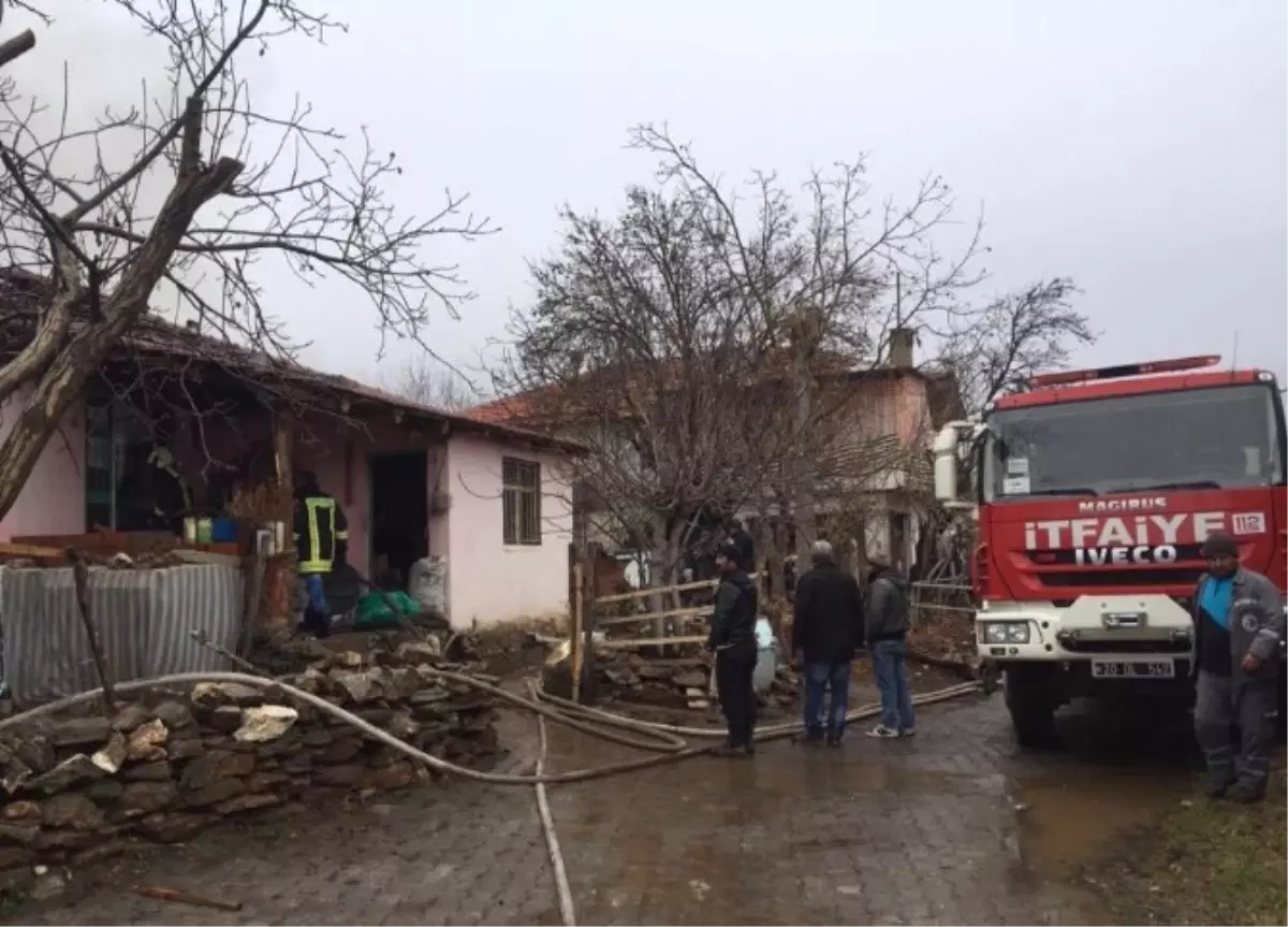 Denizli'de Ev Yangınında Bir Kişi Hayatını Kaybetti