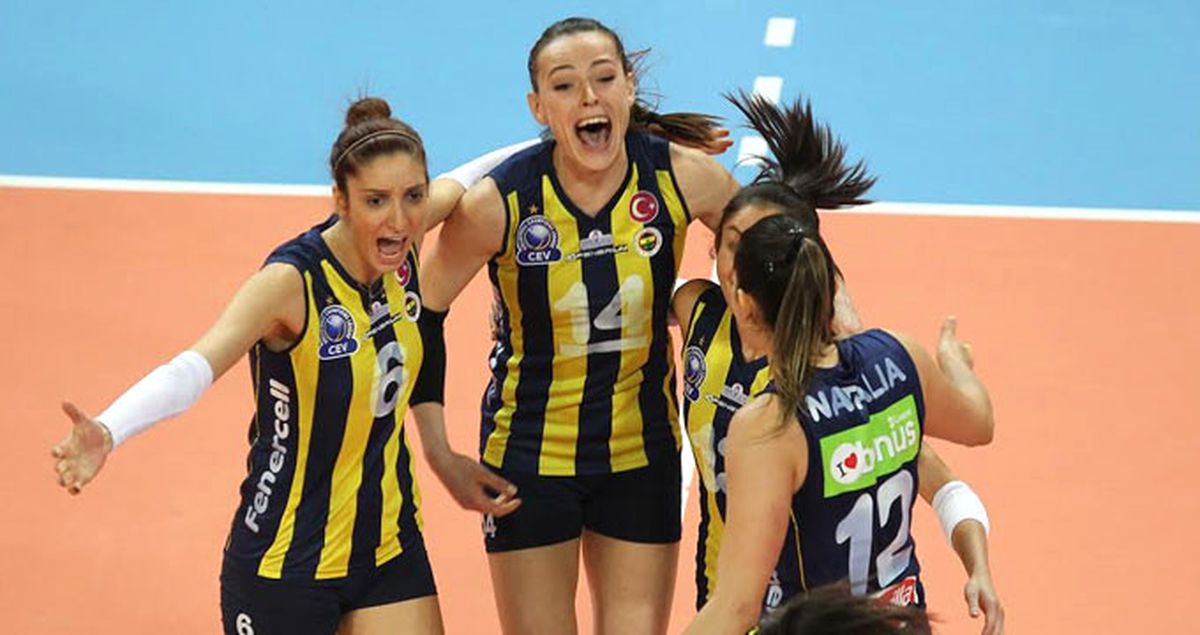 Kupa Volley Kadınlarda Fenerbahçe, Vakıfbank'ı 3-0 Yenerek Şampiyon Oldu
