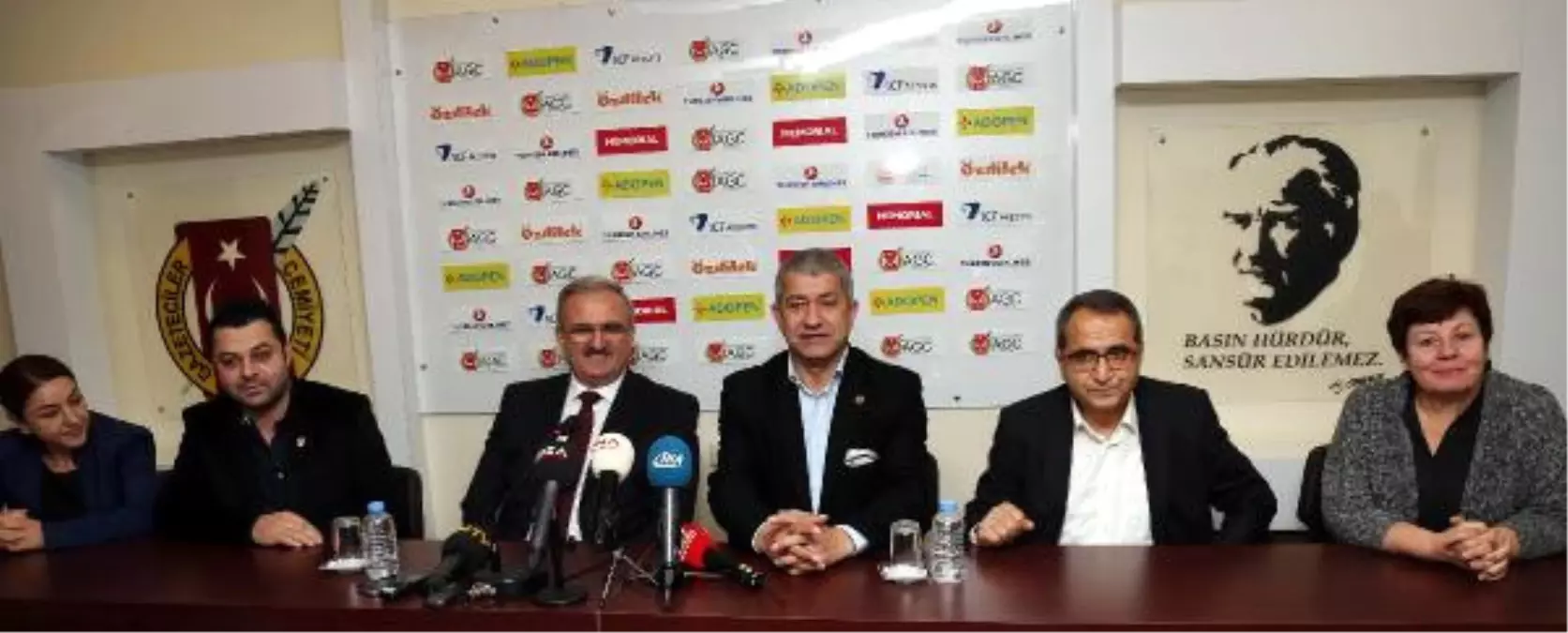 Vali Karaloğlu: Fetö İlk Zararını Van'da Gazetecilere Verdi