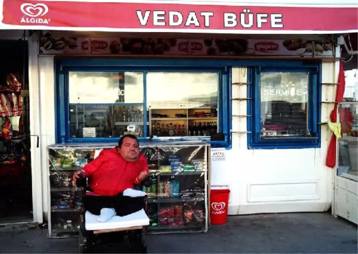 İşlettiği Büfe İçin Alınan Yıkım Kararıyla Yıkıldı