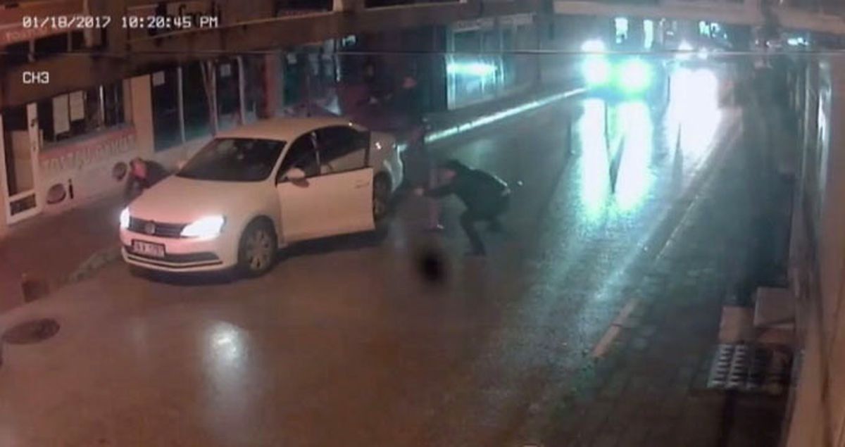 3 Kişinin Karıştığı Kavgada, Kurşunlar Havada Uçtu, O Anlar Kamerada!