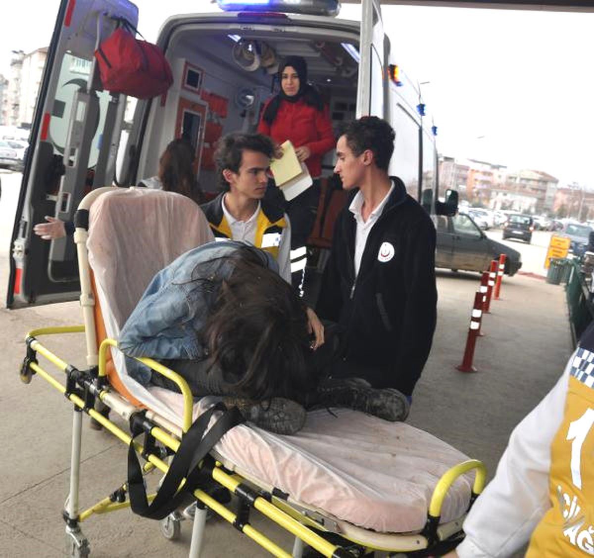 Alkol Komasına Giren Liseli Kız Öğrenci Hastanelik Oldu