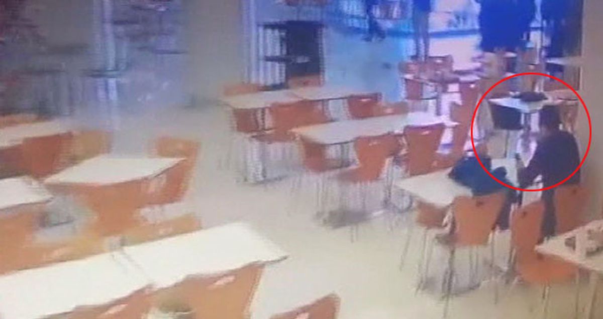 AVM'deki Patlamaya Benzer Sesi Duyanlar Panik Halinde Kaçıştı