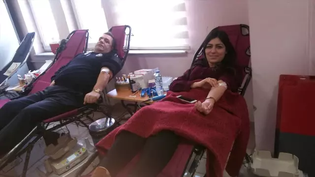 Kale'de Türk Kızılayı'na Kan Bağışı Kale'de Türk Kızılayı'na Kan Bağışı