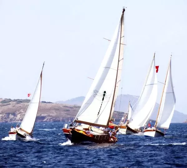 Bodrum'da Yat Yarışında Tekne Yan Yattı