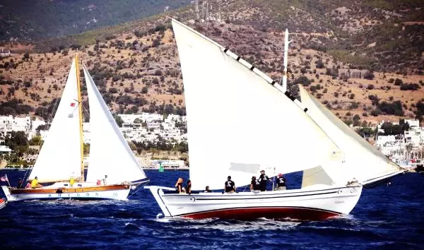 Bodrum'da Yat Yarışında Tekne Yan Yattı