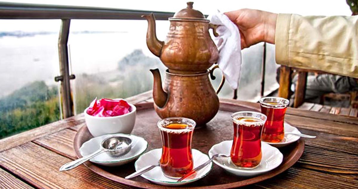 Arap Turistler 'Türk Çayı'na Büyük İlgi Gösteriyor
