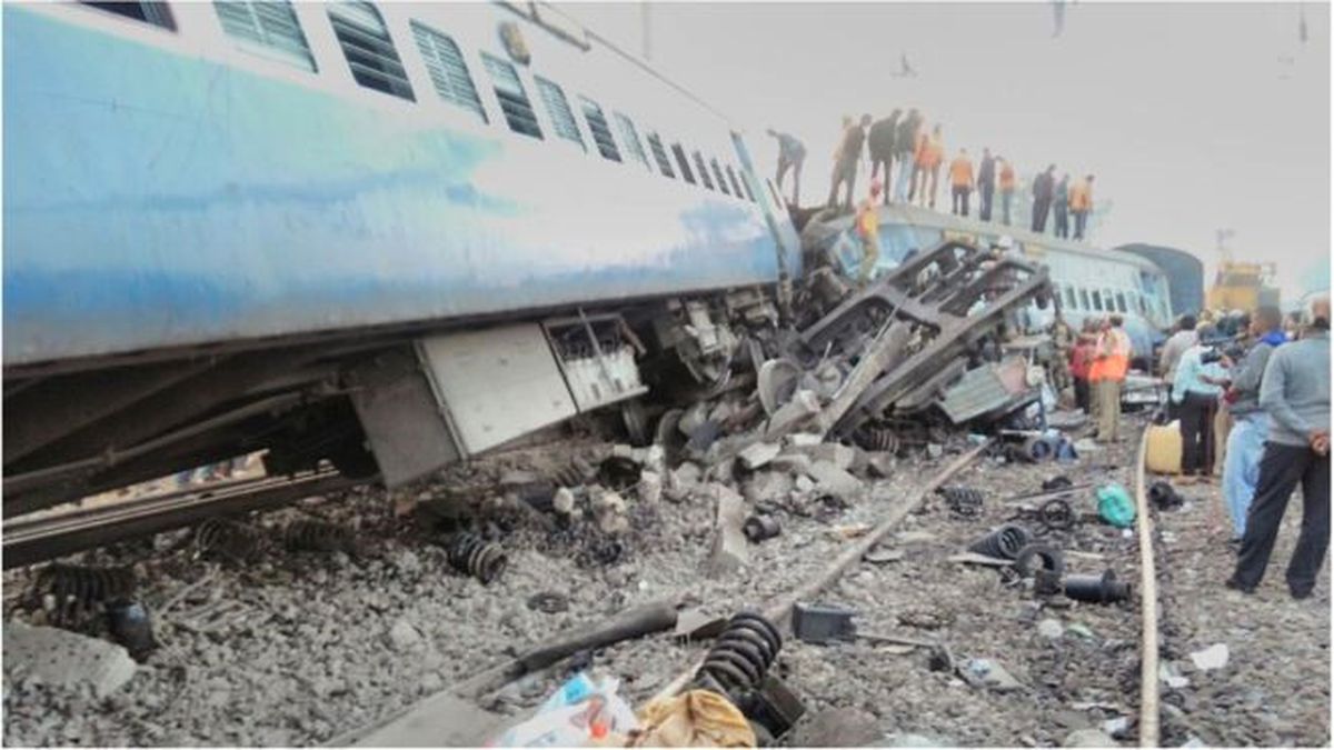 Hindistan'da Tren Kazasında 27 Ölü