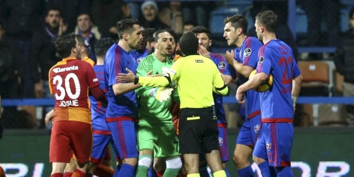 Rıdvan Dilmen, Hakem Cüneyt Çakır'ı Yerden Yere Vurdu