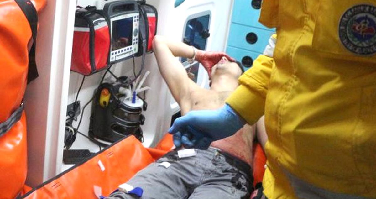 Suçüstü Yakalanan Hırsız, Polisin Silahını Almaya Çalışınca Vuruldu