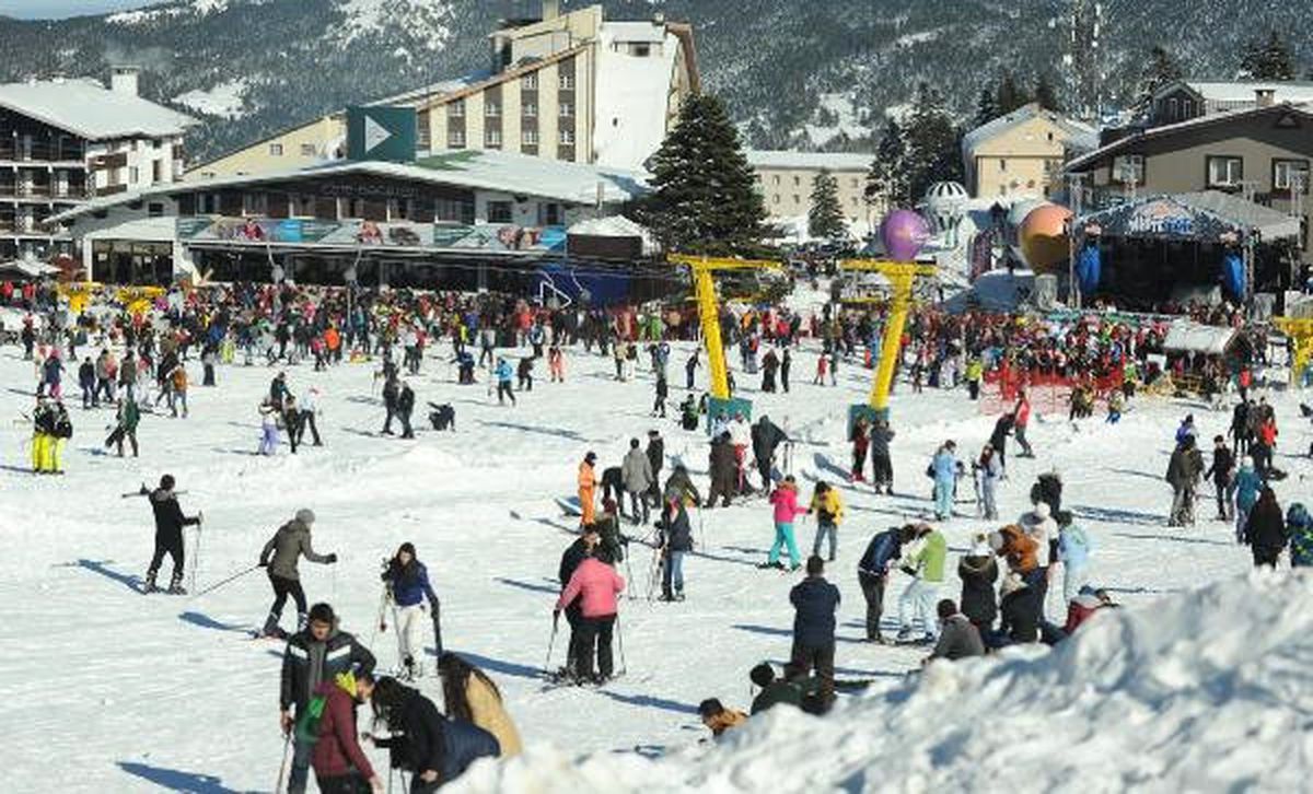 Kayak Seven Tatilciler Akın Etti, Uludağ Bayram Yerine Döndü!