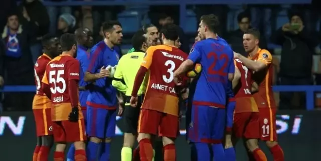Galatasaray Yönetiminden Çakır'a Kötü Haber
