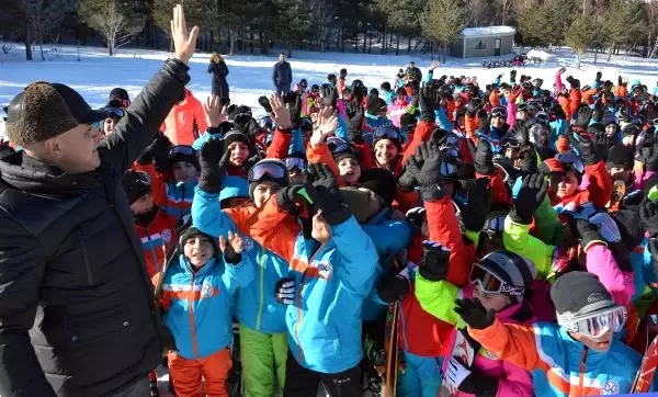 Erzurum'a 'Kayakçı Ordusu' Kurdu Erzurum'a 'Kayakçı Ordusu' Kurdu