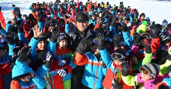 Erzurum'a 'Kayakçı Ordusu' Kurdu Erzurum'a 'Kayakçı Ordusu' Kurdu