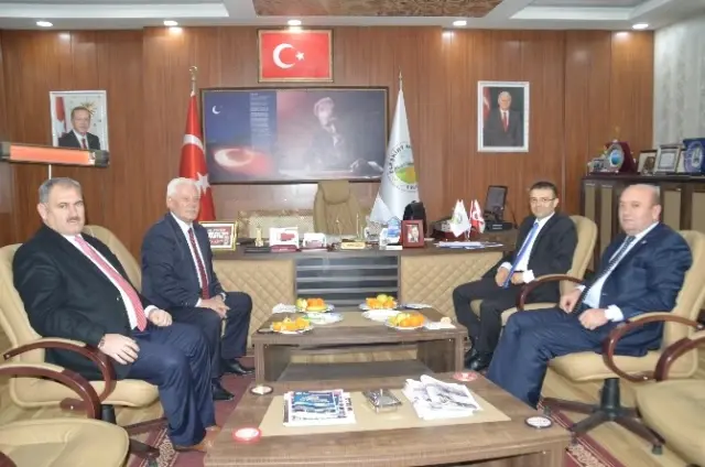 Kaymakam Öztürk'ten Başkan Sarı'ya Ziyaret