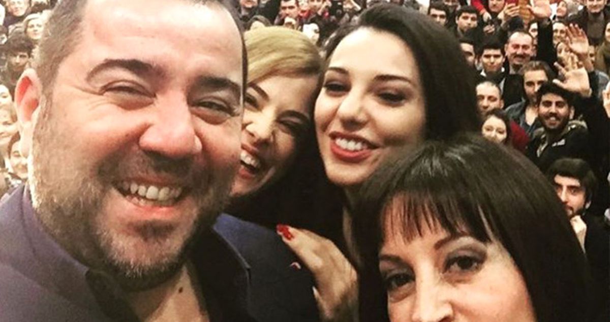 Ata Demirer Antalya'da Sevenleriyle Bir Araya Geldi