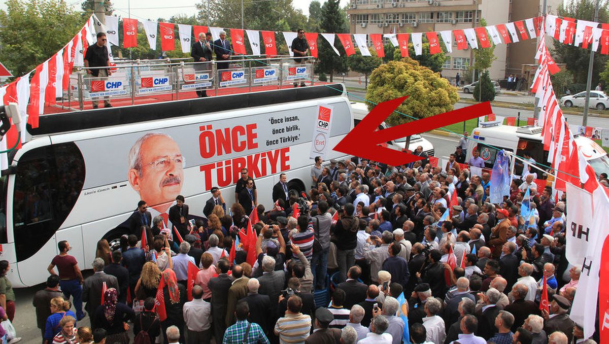 CHP Otobüslerindeki 'Evet' Mührü Kaldırıldı