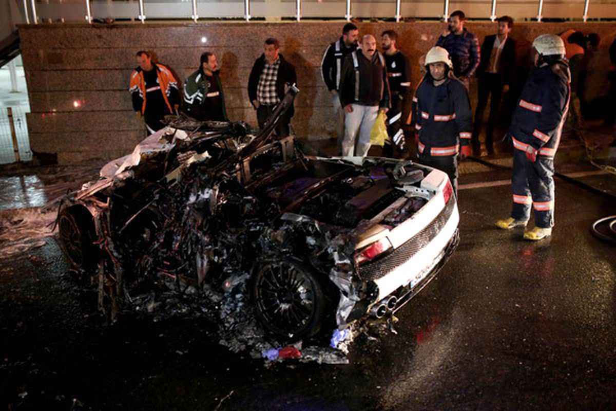 Beyoğlu'nda Patlama! Alev Topuna Döndü, Kendini Dışarı Zor Attı