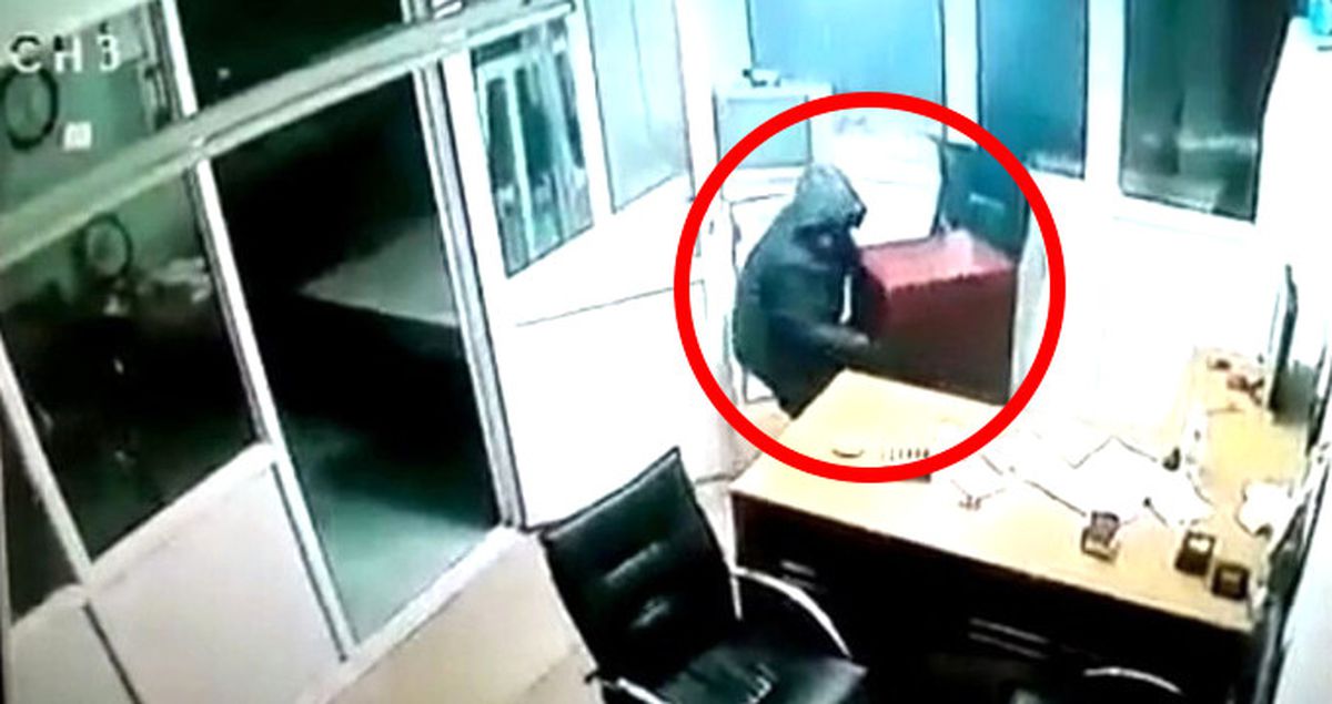 Kasayı Açamadı, 150 Kiloluk Kasayı Tek Başına Taşıdı, 6 Bin TL'yi Aldı