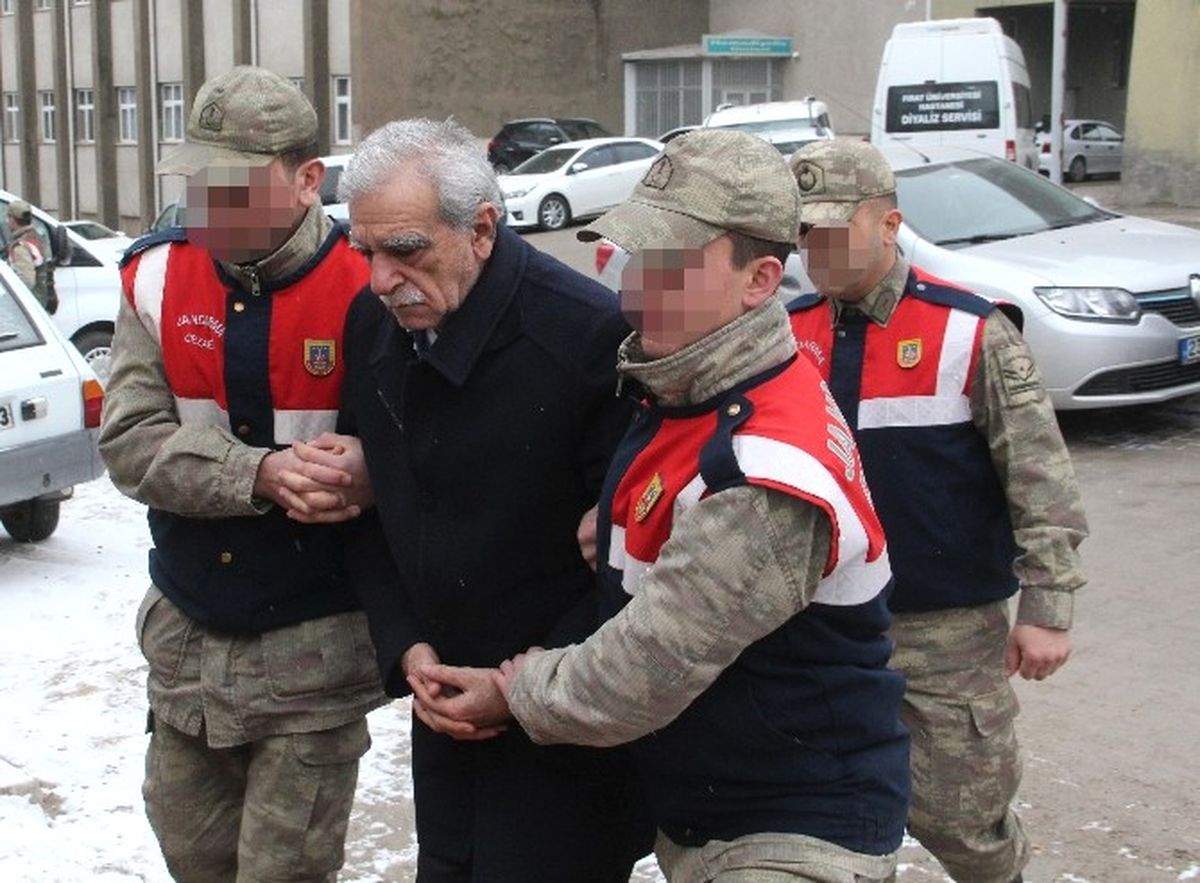 Elazığ Valiliği: Ahmet Türk'e Kelepçe Takılmadı