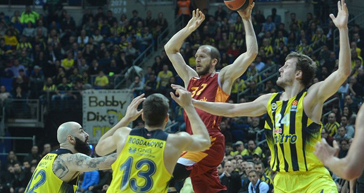 Euroleague'de Fenerbahçe, Galatasaray Odeabank'ı 85-80 Yendi