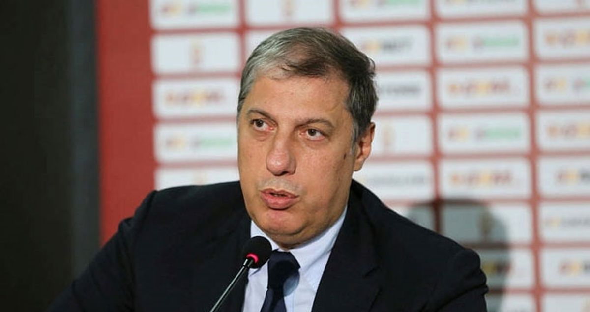 G.Saray Yöneticisi: Podolski Bana Gitmek İstiyorum, Basına İstemiyorum Diyor