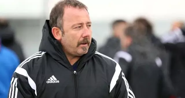 Sergen Yalçın, Beşiktaş'tan Veli Kavlak'ı Kiralamak İstiyor Sergen Yalçın, Beşiktaş'tan Veli Kavlak'ı Kiralamak İstiyor