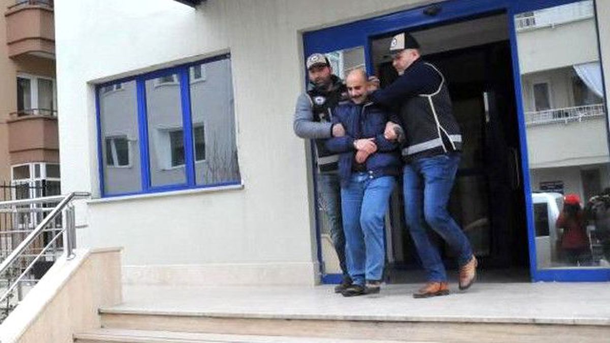 'Ben Hakimim, Bana Dokunmayın' Diyen FETÖ'cü Hakime Polisin Cevabı: O Eskidendi