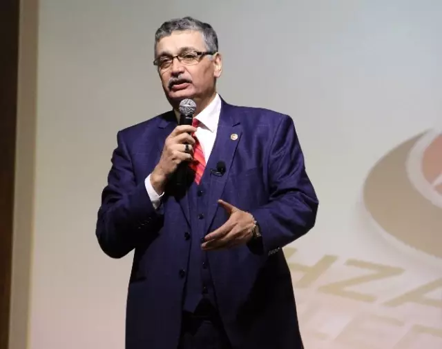 AK Parti'li Güvenç Manisa'da Yeni Anayasayı Anlattı AK Parti'li Güvenç Manisa'da Yeni Anayasayı Anlattı