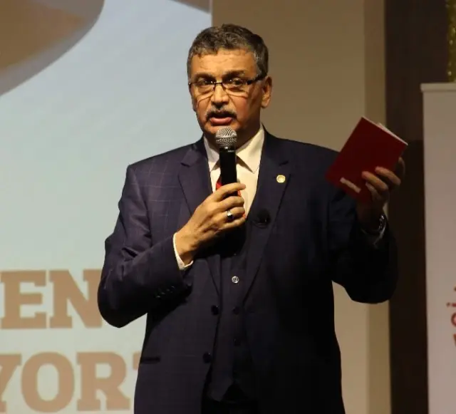 AK Parti'li Güvenç Manisa'da Yeni Anayasayı Anlattı AK Parti'li Güvenç Manisa'da Yeni Anayasayı Anlattı