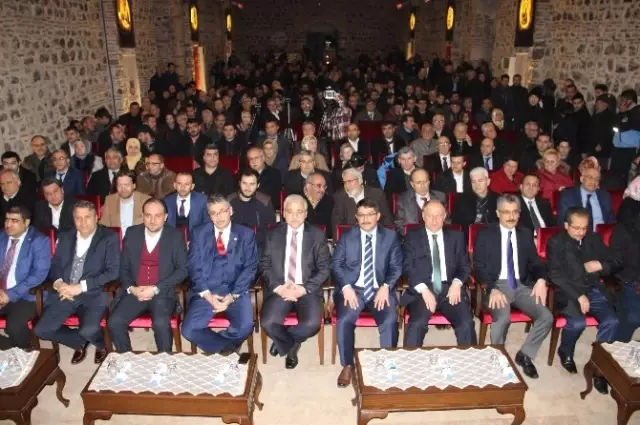 AK Parti'li Güvenç Manisa'da Yeni Anayasayı Anlattı AK Parti'li Güvenç Manisa'da Yeni Anayasayı Anlattı