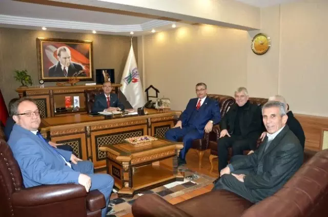 Ak Partili Güvenç 'Evet-Hayır' Paylaşımlarını Değerlendirdi Ak Partili Güvenç 'Evet-Hayır' Paylaşımlarını Değerlendirdi