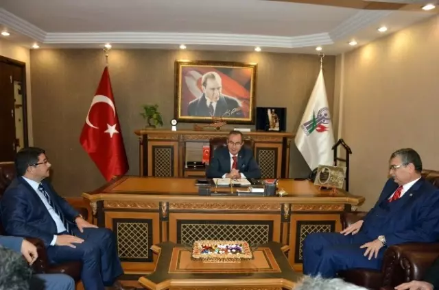 Ak Partili Güvenç 'Evet-Hayır' Paylaşımlarını Değerlendirdi Ak Partili Güvenç 'Evet-Hayır' Paylaşımlarını Değerlendirdi