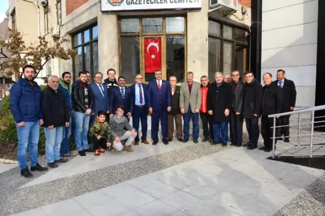 Ak Partili Güvenç'ten Manisa Gazeteciler Cemiyeti'ne Ziyaret Ak Partili Güvenç'ten Manisa Gazeteciler Cemiyeti'ne Ziyaret