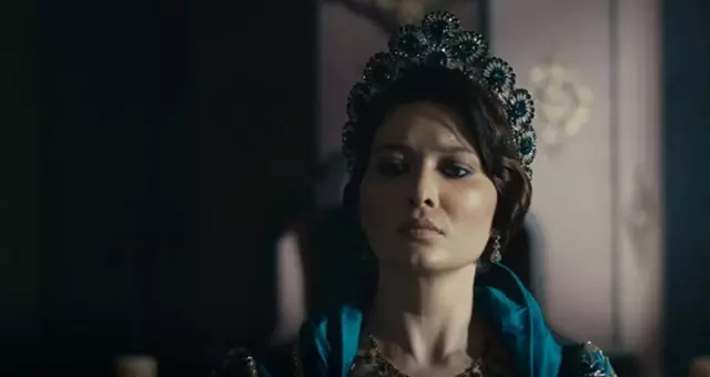 'Kösem' Başladı, Nurgül Televizyon Başına Koştu 'Kösem' Başladı, Nurgül Televizyon Başına Koştu